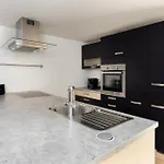 Maisonette-apartment Mit Grosser Terrasse Im Zentrum Von Apartamento