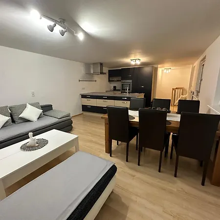 Maisonette-apartment Mit Grosser Terrasse Im Zentrum Von Lejlighed *