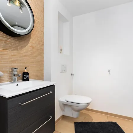 Maisonette-apartment Mit Grosser Terrasse Im Zentrum Von *