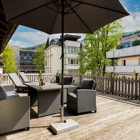 Maisonette-apartment Mit Grosser Terrasse Im Zentrum Von Apartman
